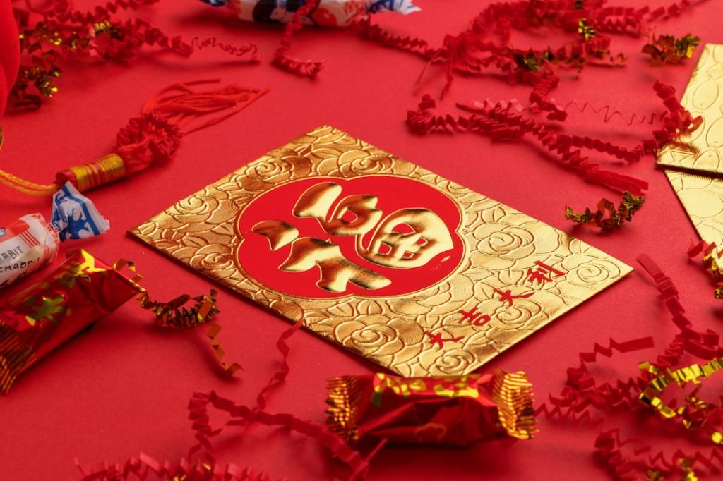 The Red Envelope That Taught Me the Joy of Giving